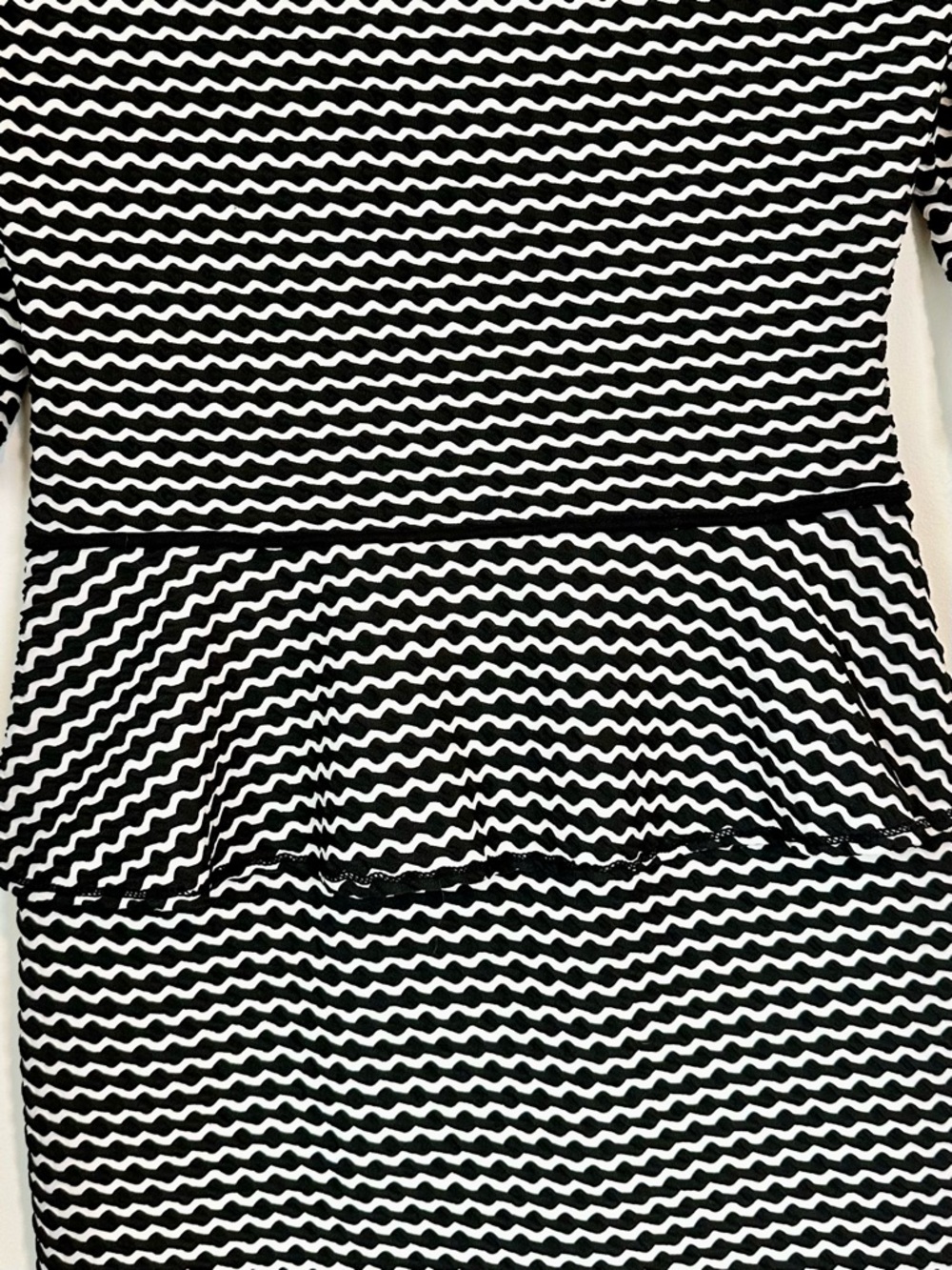 Max Studio Black & White Textured Peplum Dress - Size: Medium - Picture 5 of 6